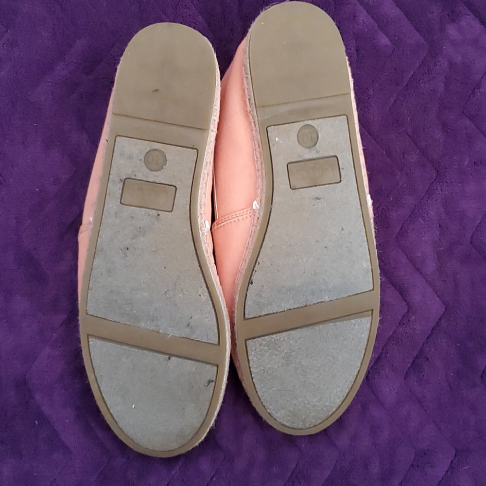 Flats - Picture 2 of 2